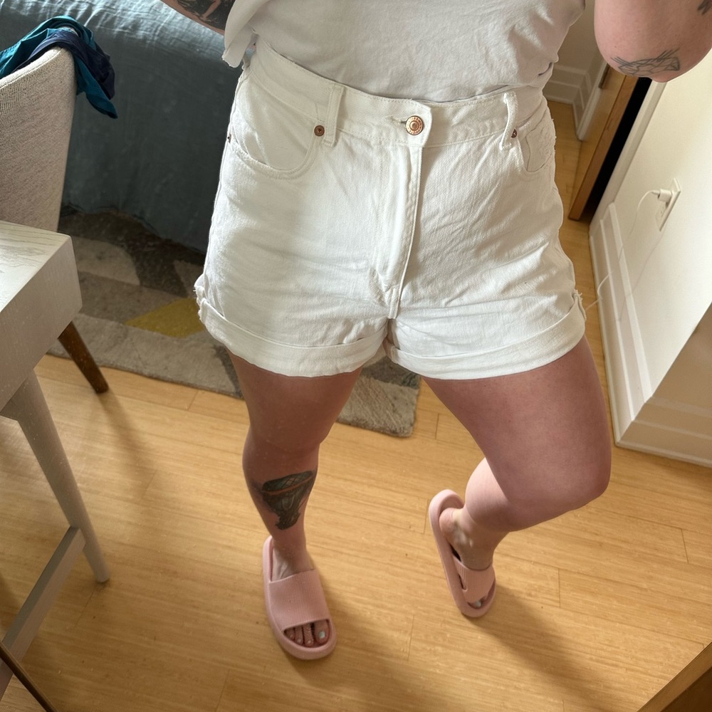 AMERICAN EAGLE - white denim short - size 14